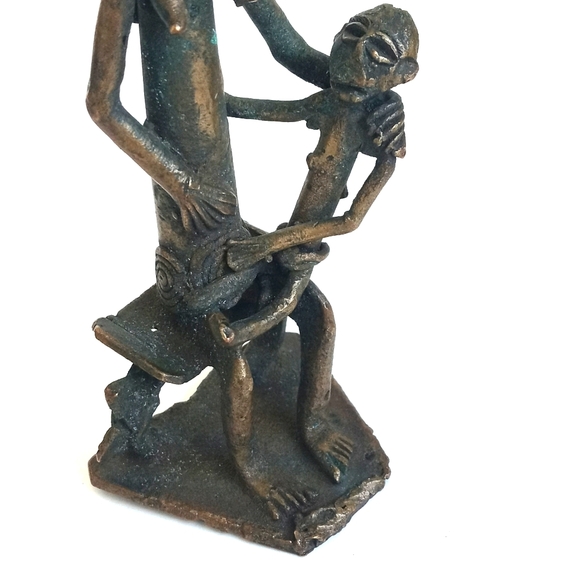 Antique Mother and Child Brass Bronzed Sculpture from Africa 5" (Very Old) - Picture 3 of 16